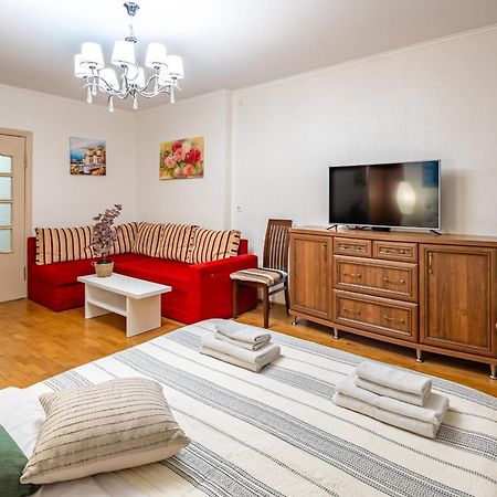 Just Another Comfy Apartment On The Main Squere. 2 Bedrooms, Own Heating, Ac Львів Екстер'єр фото