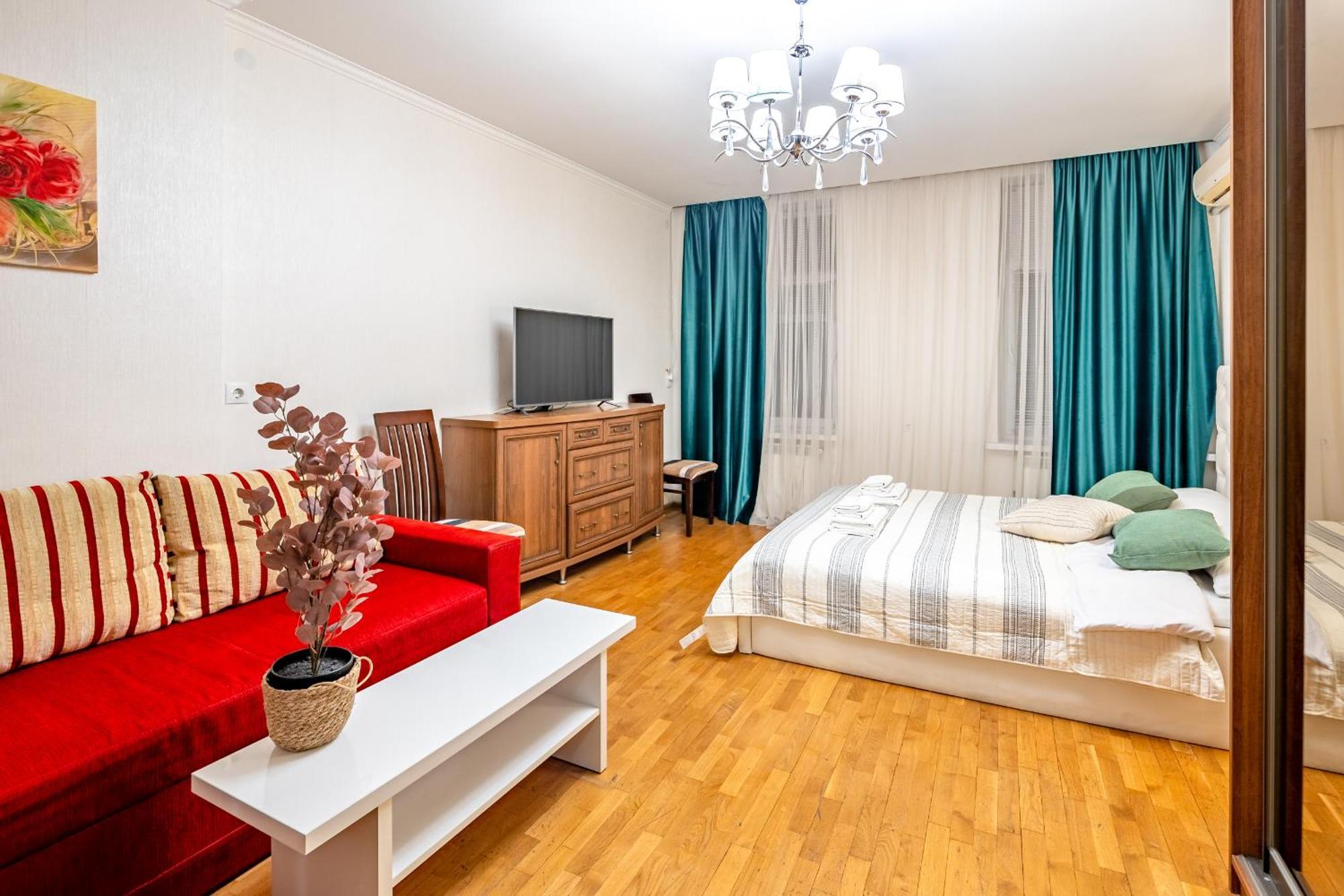 Just Another Comfy Apartment On The Main Squere. 2 Bedrooms, Own Heating, Ac Львів Екстер'єр фото