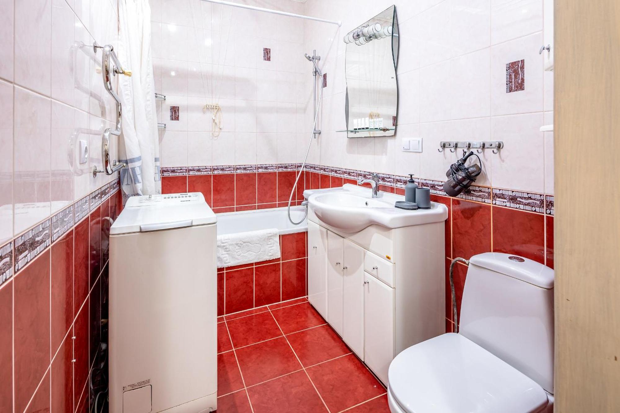 Just Another Comfy Apartment On The Main Squere. 2 Bedrooms, Own Heating, Ac Львів Екстер'єр фото